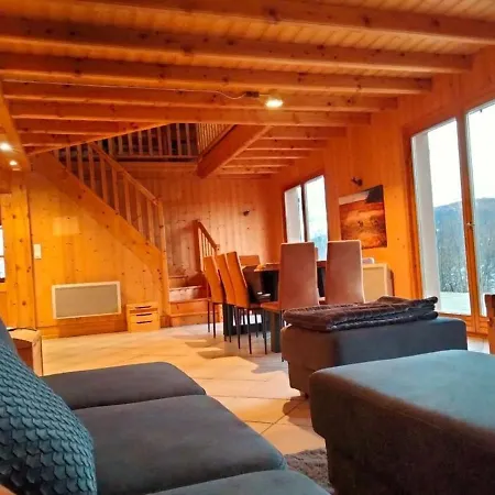 度假居 Very And Bright 210 M With Sauna And
