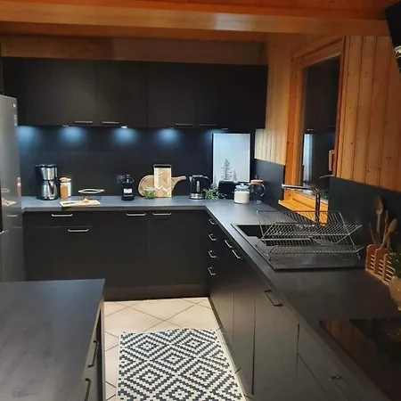 度假居 Very And Bright 210 M With Sauna And